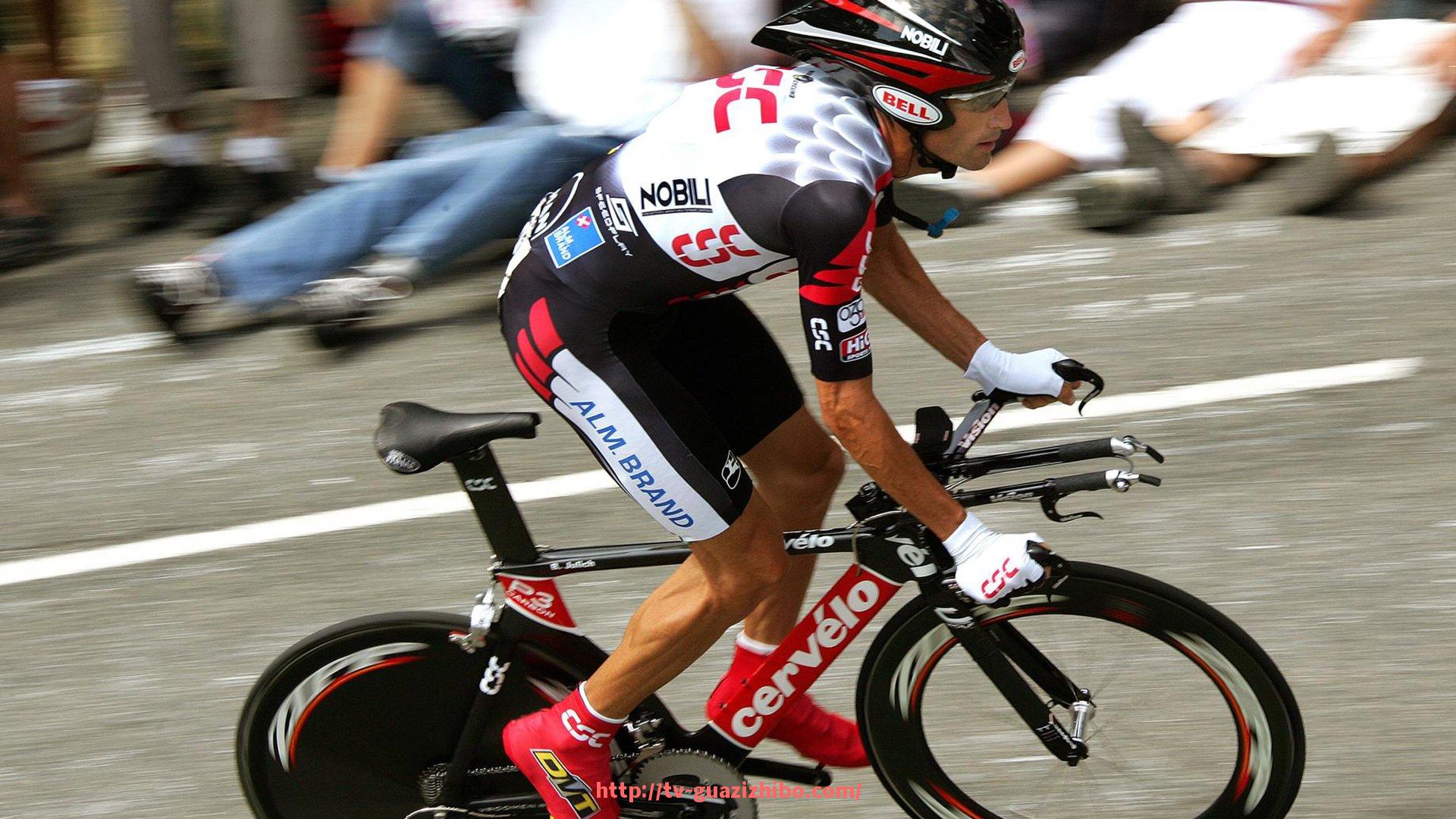 瓜子直播-线下助威舞动激情：世俱杯球迷现场舞蹈大集合