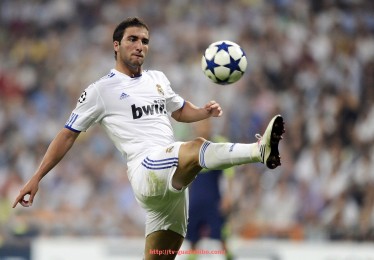 瓜子直播-深度战报：世俱杯焦点比赛全程分析与比分演变